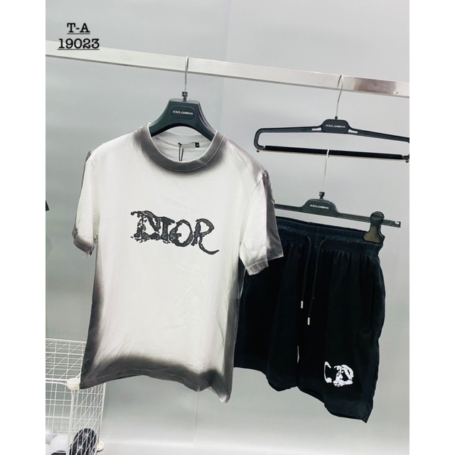 Bộ cộc tay loang chữ in ngực