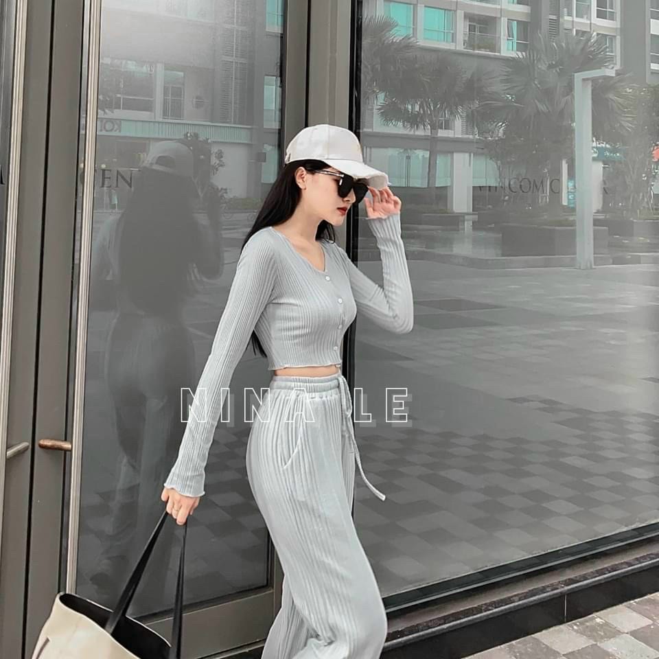 Sét bộ nữ croptop tay dài cổ V kèm quần dài ống rộng trẻ trung, năng động thời trang nữ cho nàng đi chơi
