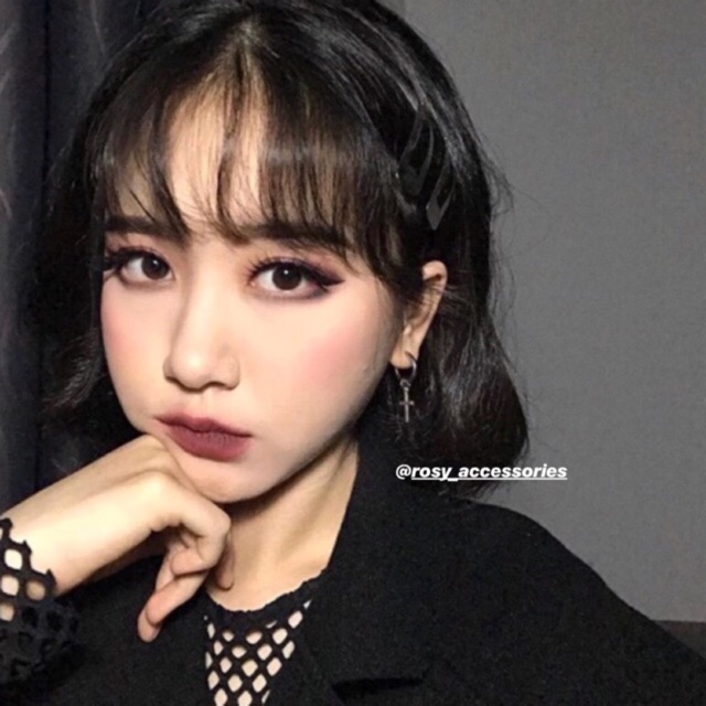 ROSY - KHUYÊN TAI TRÒN THÁNH GIÁ