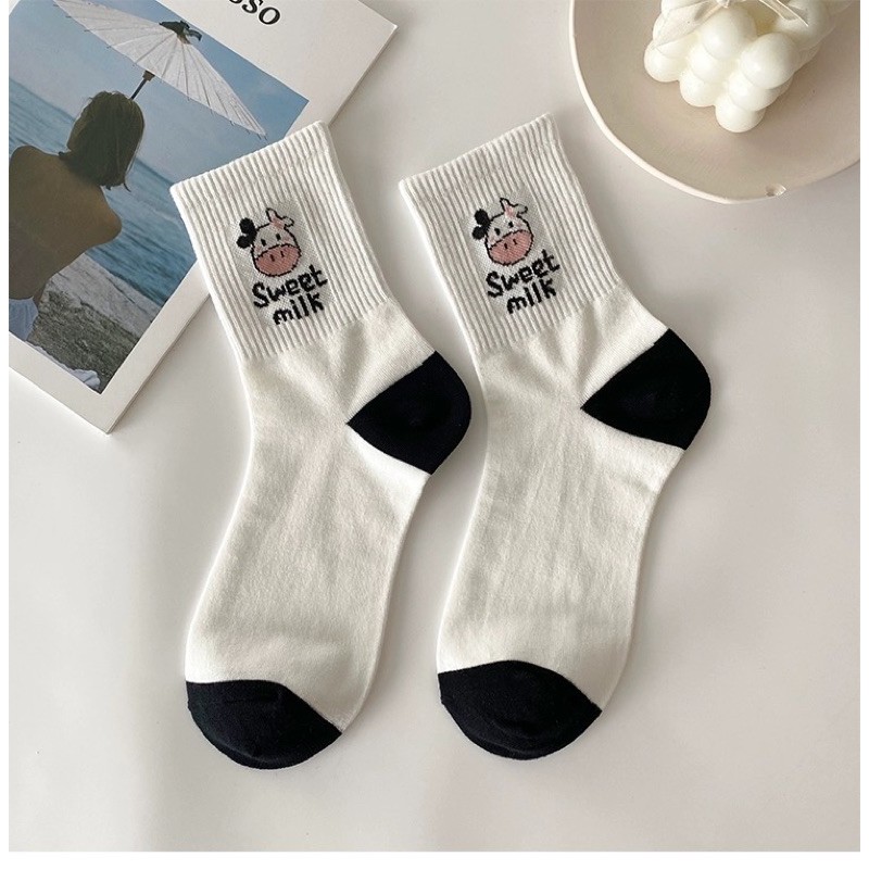 Tất cổ cao hình bò sữa đáng yêu