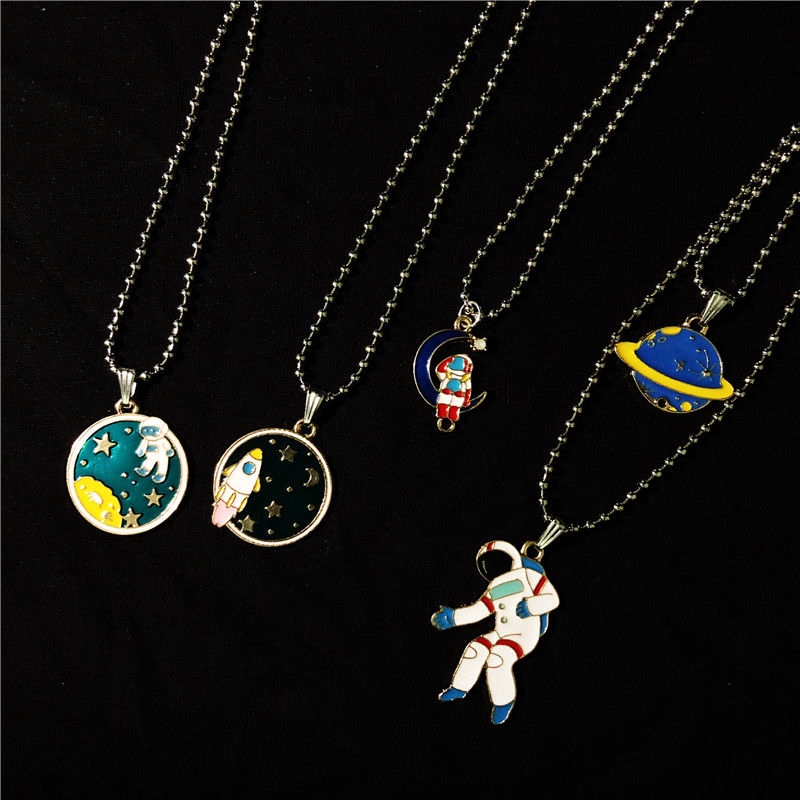 Dây Chuyền Họa Tiết Phi Hành Gia Vũ Trụ Hoạt Hình 16047