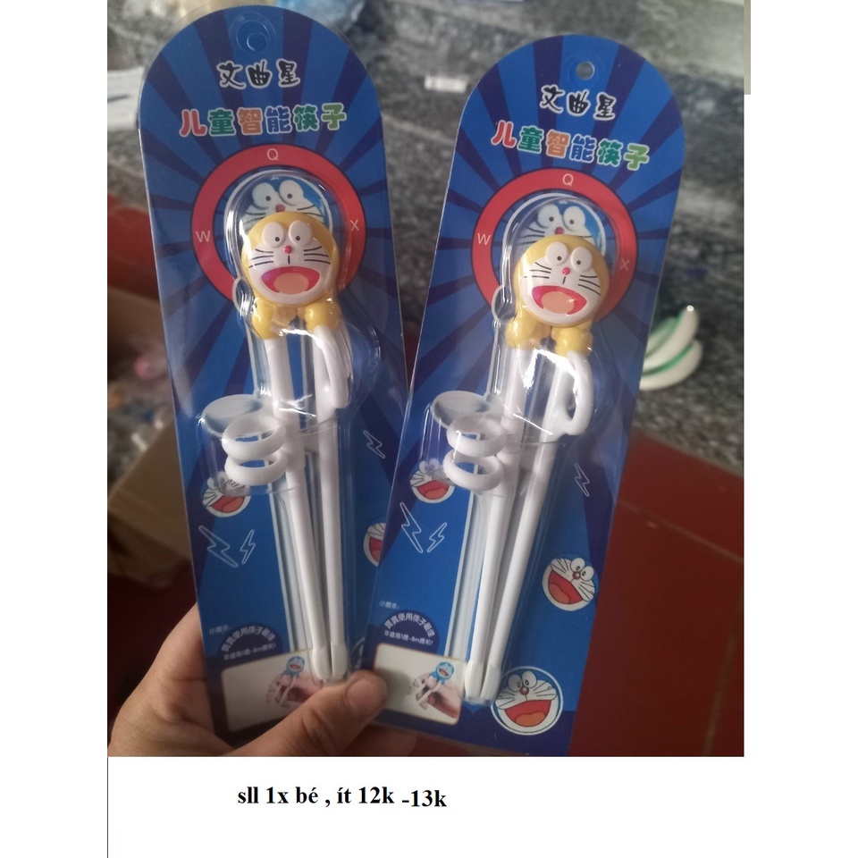 Đũa ăn dặm Doremon cho bé