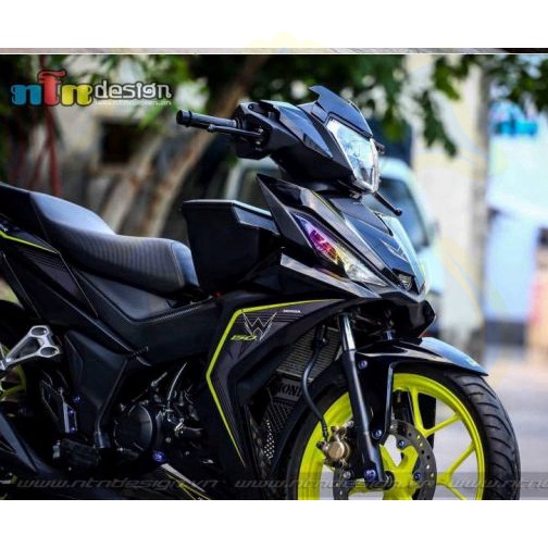 ( Quí khách vui lòng mang ra tiệm cho thợ dán ) Tem winner logo W đen