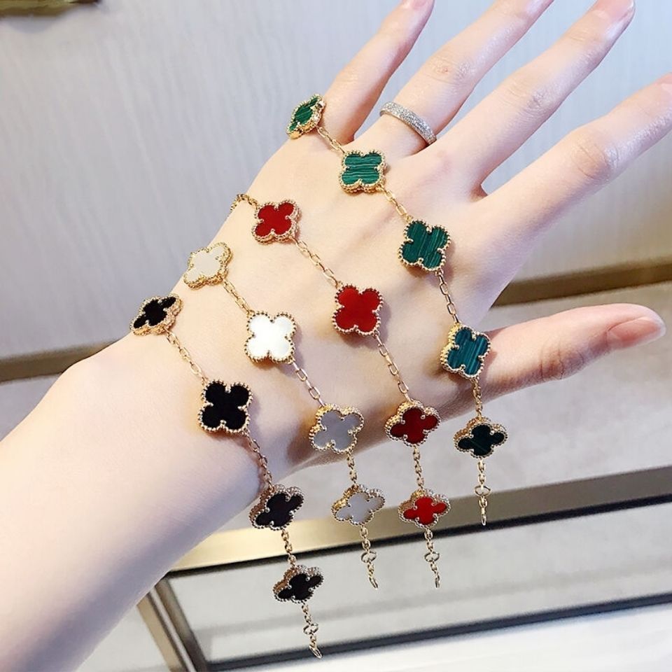  Vòng tay kiểu dáng đơn giản phong cách sang trọng thời trang cho nữ