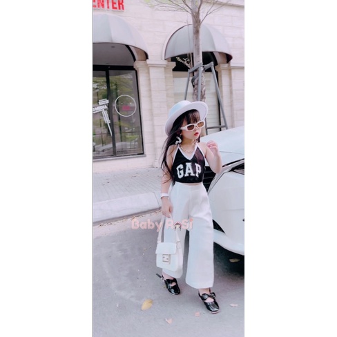 Áo yếm cổ V cho bé