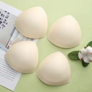 2 MIẾNG ĐỆM MÚT TAM GIÁC