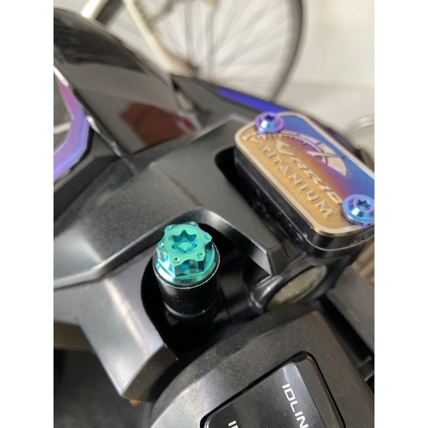 ✅ Ốp nắp Dầu titan cho Vario, Click