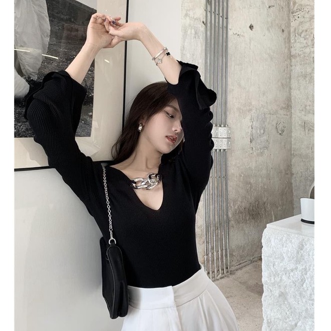 QADCOL Áo dệt kim tay loe cổ chữ v xẻ tà phong cách retro quyến rũ cho nữ