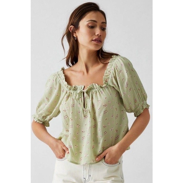 Áo xô hoa bẹt vai tay lỡ phồng F21