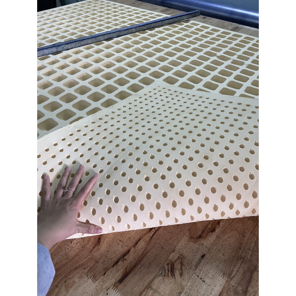 Nệm cao su thiên nhiên 100% latex, bảo hành lâu dài size 1m4 x2m x5cm