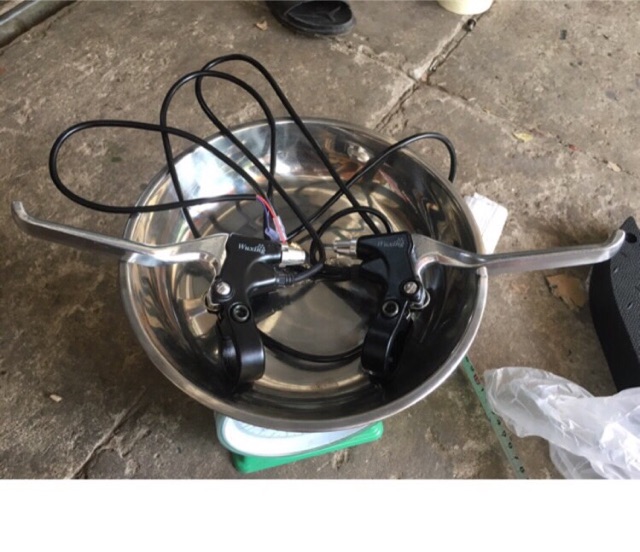Tay thắng xe đạp điện- Xịn