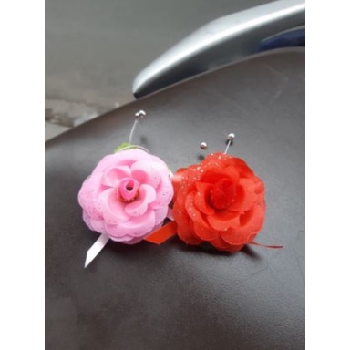 Hoa hồng cài áo ngày cưới dành cho đoàn đưa rước dâu