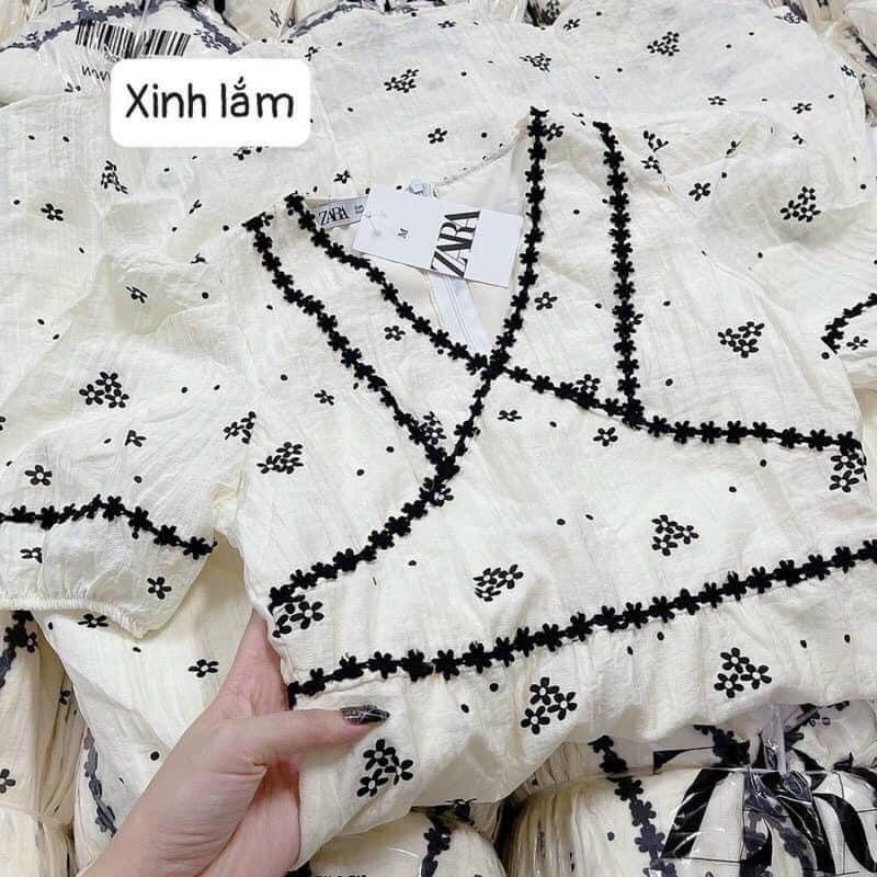 Váy hoa nhí Đen xòe Phối Dây Ren màu Kem Tiểu Thư