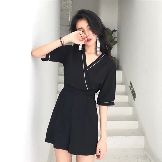 Jump đen cổ V viền trắng ( combo hàng )