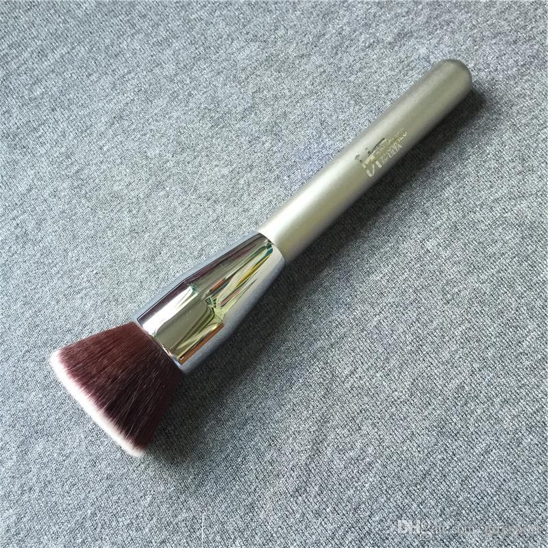 Cọ Tán Kem Nền It Cosmetics Air Brush - Buffing Foudation 110