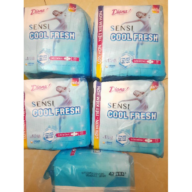 Băng vệ sinh Diana Sensi cool fresh siêu mỏng cánh (20 miếng/gói)