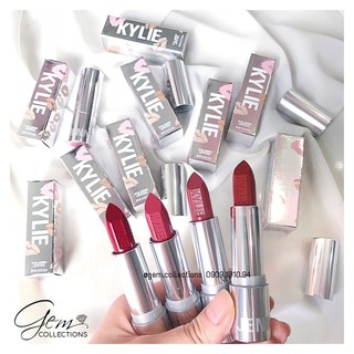 Son thỏi KYLIE Creme Lipstick màu TroubleMaker