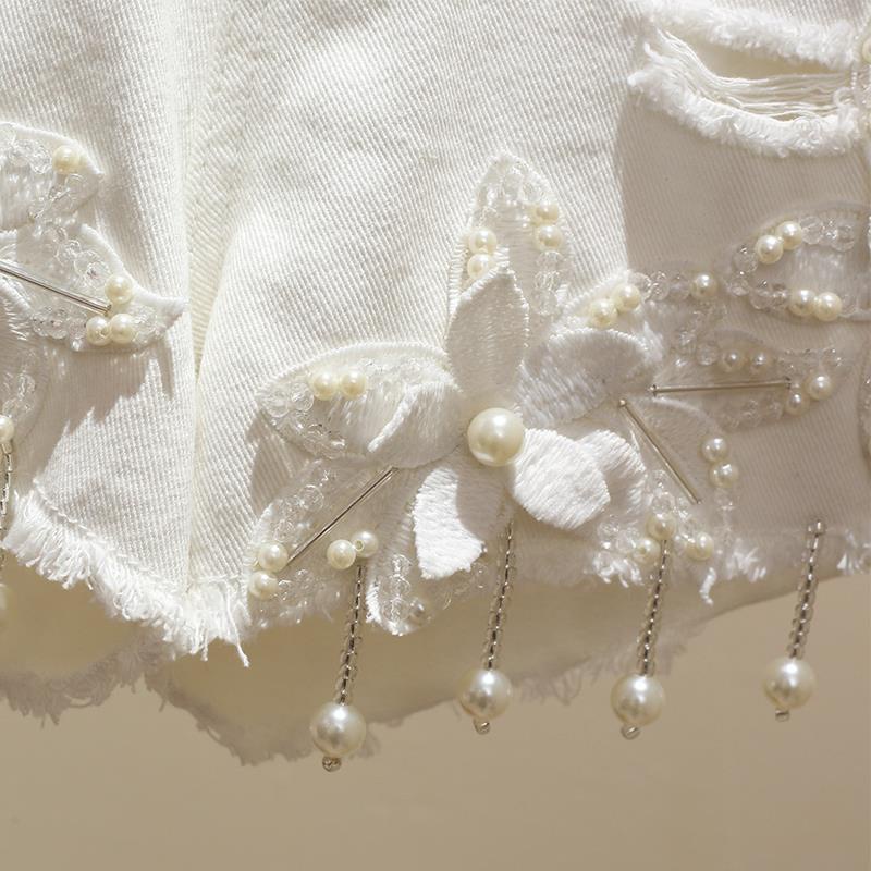 Quần ngắn vải denim lưng cao ống rộng ngoại cỡ thêu họa tiết cho nữ