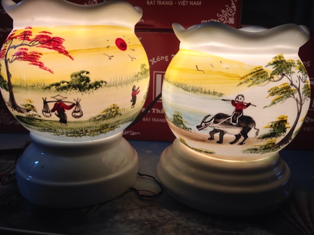 Đèn tinh dầu Bát tràng