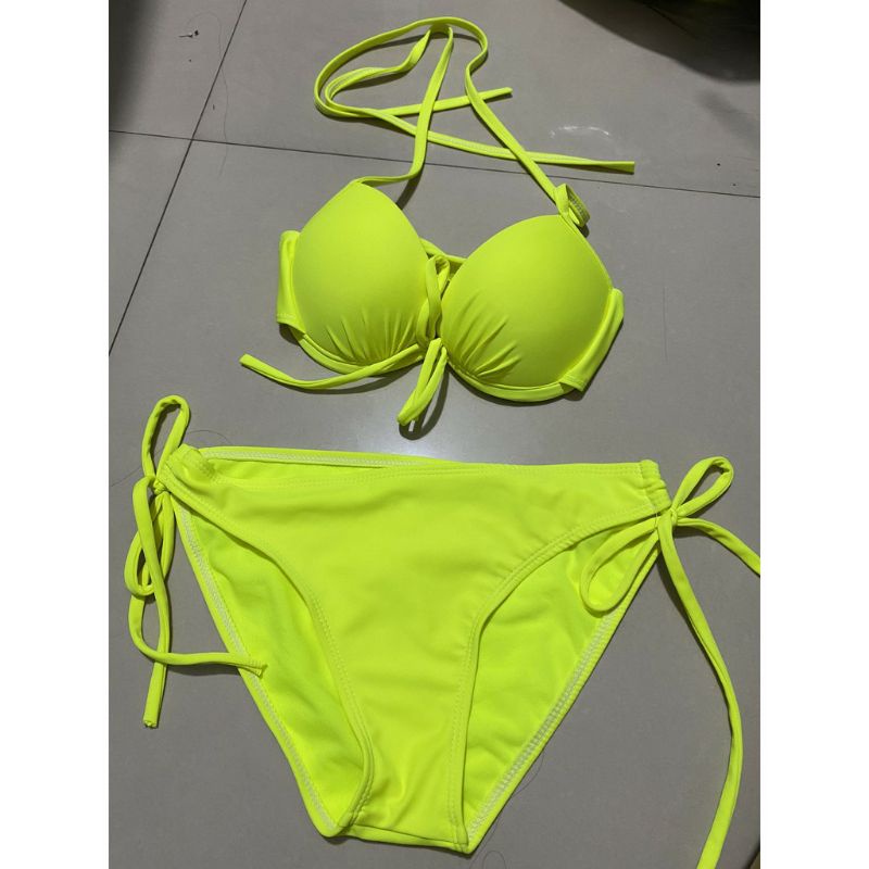 {Hàng sẵn có} Bikini đồ bơi 2 mảnh gọng nâng mút dày dáng basic
