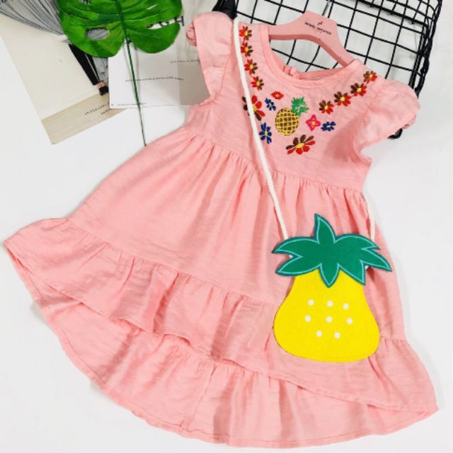 Đầm tơ nhún thêu hoa kèm túi trái thơm (12-25 kí)