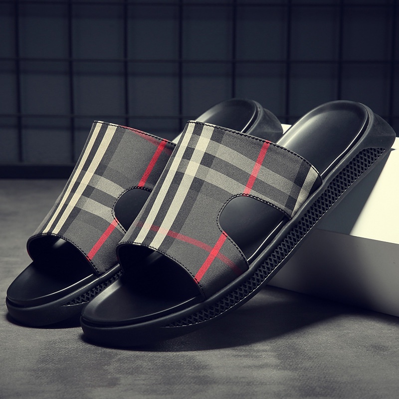 Dép quai ngang màu Burberry,dẫn đầu xu hướng thời trang ⭐️ Đế cao su chống trơn trượt