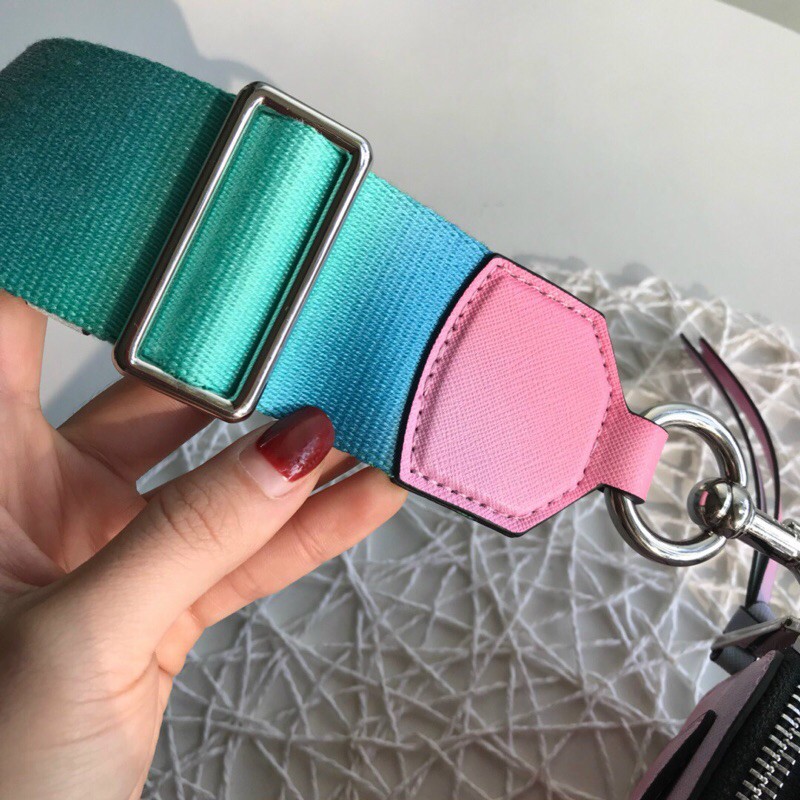 Túi đeo chéo cá tính phong cách