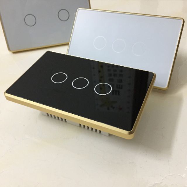 Công tắc thông minh Wifi Tuya viền nhôm cao cấp