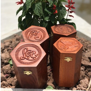 Hộp đựng chè gỗ hương đỏ nhiều mẫu mã để chọn lựa  . Sản Phẩm làm quà tặng , đồ lưu niệm , vật dụng sinh hoạt gia đình