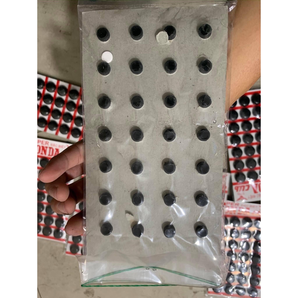 Nút bịt chân gương xe đream