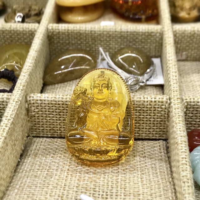 Phật Bản Mệnh Đại Thế Chí Bồ Tát hợp tuổi Ngọ bằng đá 35mm*25mm