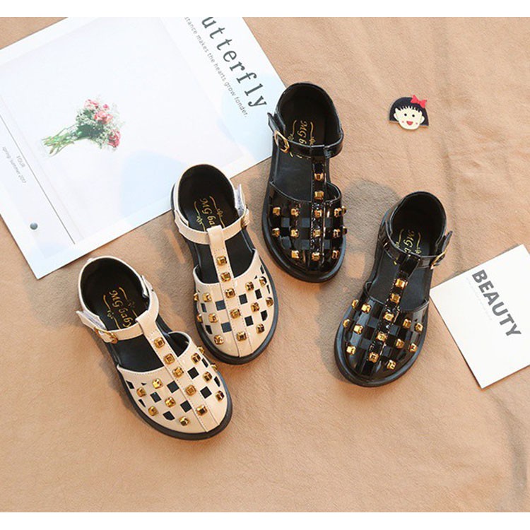 GIÀY SANDAL TÁN ĐINH CỰC CHẤT