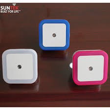 Đèn ngủ LED cảm biến ánh sáng (tối tự sáng)