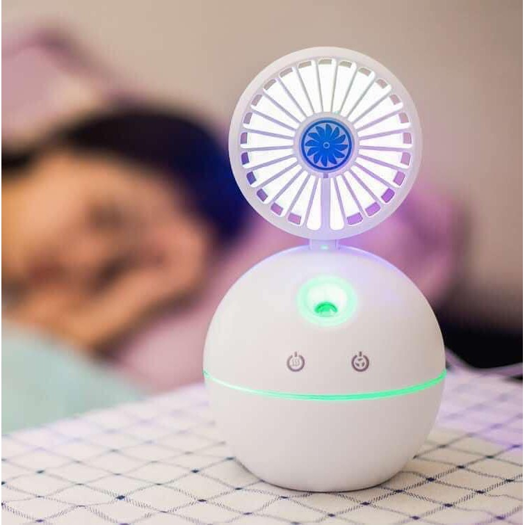 Quạt phun sương mini có cổng sạc USB tiện dụng