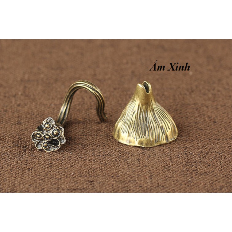 Lư hương đốt trầm + Đế gỗ Đàn Hương