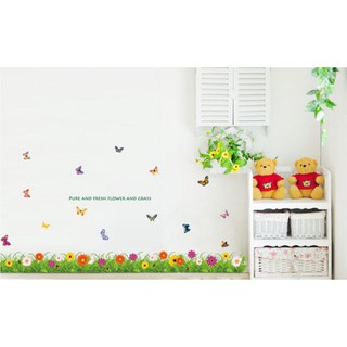 Decal trang trí Hoa Cúc dại cùng Bướm