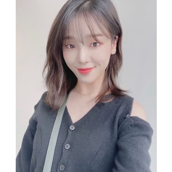 Áo len khoét vai đen giống Joy RED VELVET, Ju Seok Kyung Han Ji Hyun PENTHOUSE, Seunghee OH MY GIRL