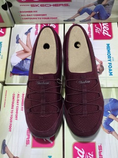 Combo giày Skechers vs Pullbear