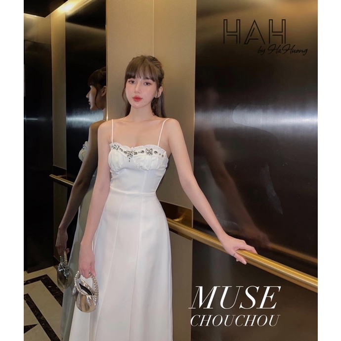 Váy Hai Dây Đính Đá Sang Chảnh
