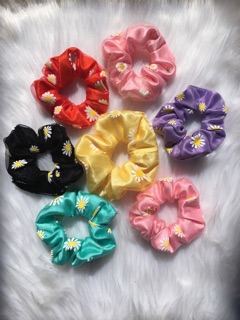 Cột tóc scrunchies mẫu hoa cúc 2 lớp