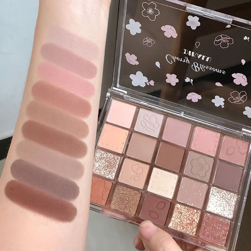 Bảng Phấn Mắt 20 Ô Dạ Vũ Hoa Anh Đào Dikalu Evening Sakura Dance Eyeshadow - DKL 281
