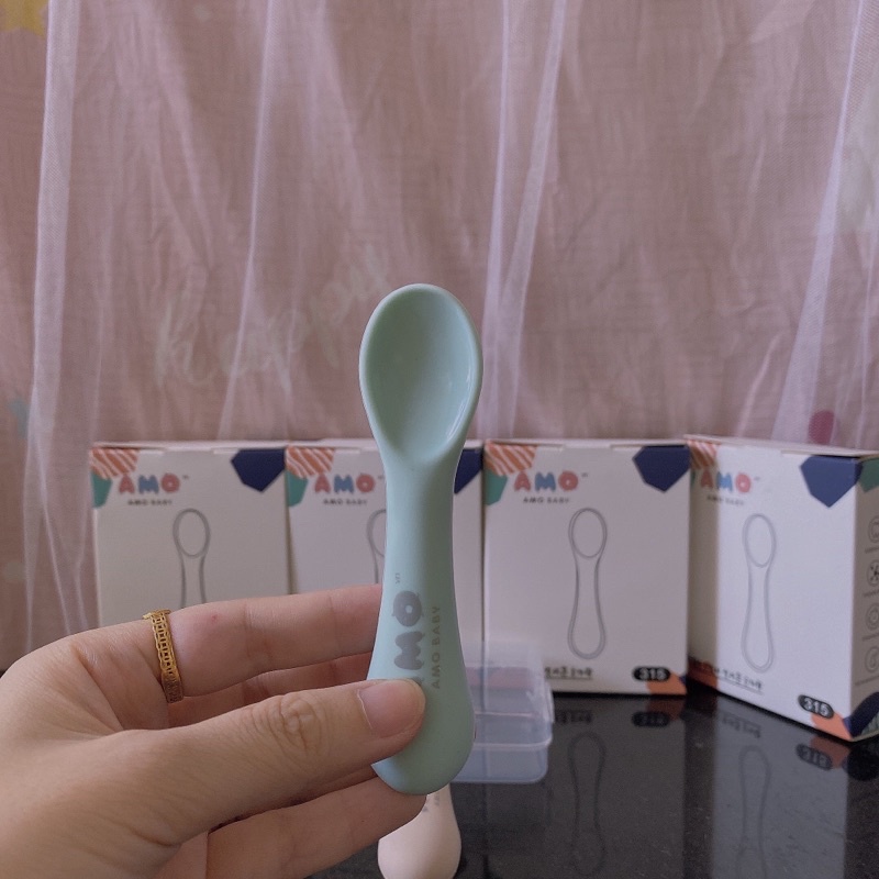 Thìa ăn dặm silicon Amo cho bé, có hộp đựng