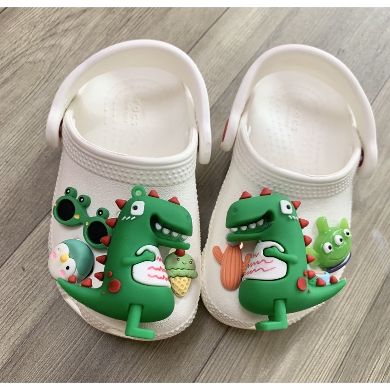 Dép Crocs chính hãng mĩx charm