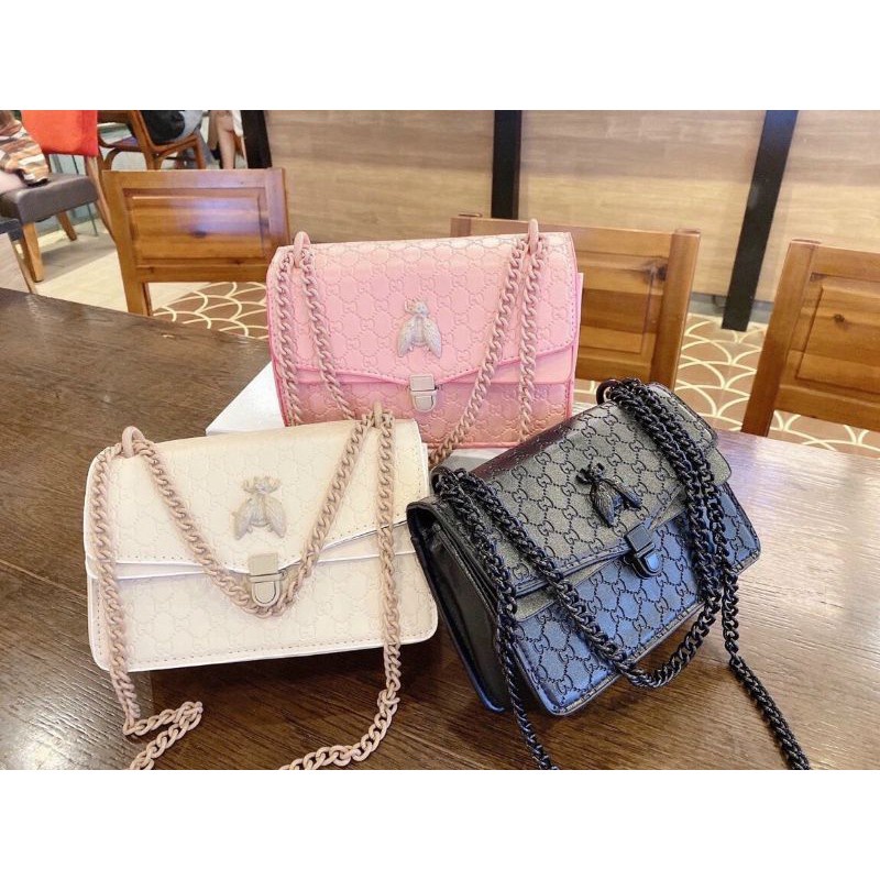 Túi xách nữ Gucci con ong dập logo size 22