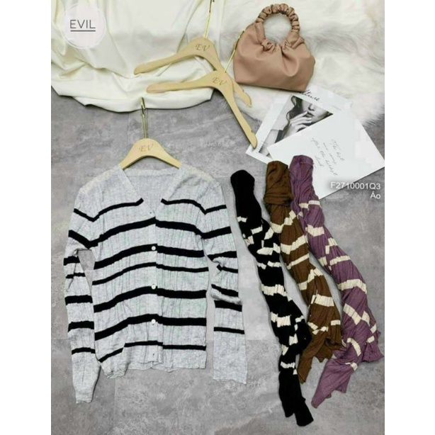 Áo kẻ sọc gài nút cổ tim tay dài!