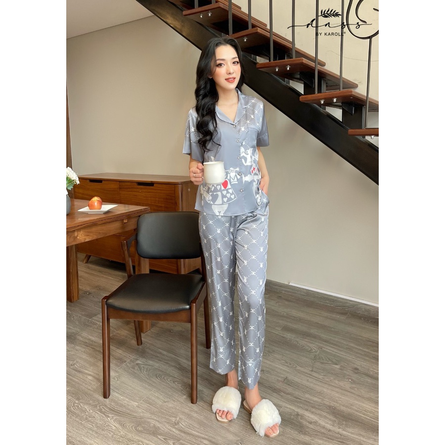 Bộ đồ mặc ngủ ở nhà Karoll, set Pijama nữ mặc nhà chất lụa mềm mịn họa tiết độc đáo, sang chảnh, dáng áo cộc quần dài