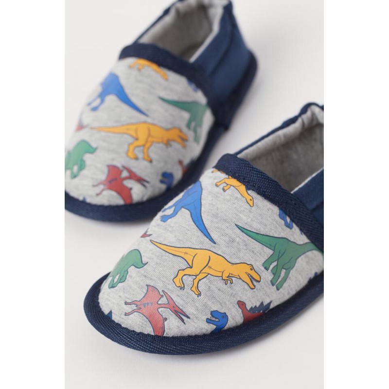 Dép đi trong nhà hm aut bé trai