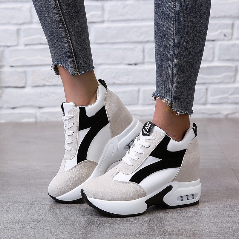 Giày thể thao thiết kế hợp thời trang sành điệu cho nữ