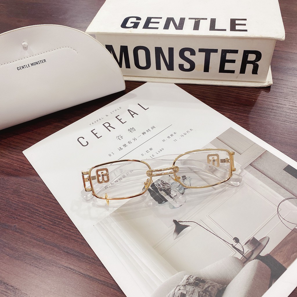 MẮT KÍNH GIẢ CẬN TRẮNG TRONG SUỐT VIỀN VÀNG GỌNG TRẮNG 483