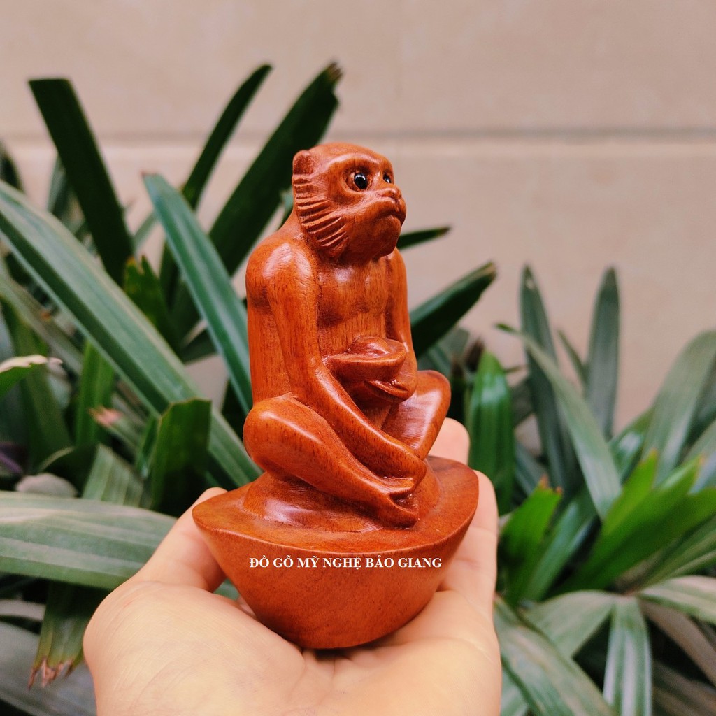 Tượng con khỉ gỗ hương 12 cm